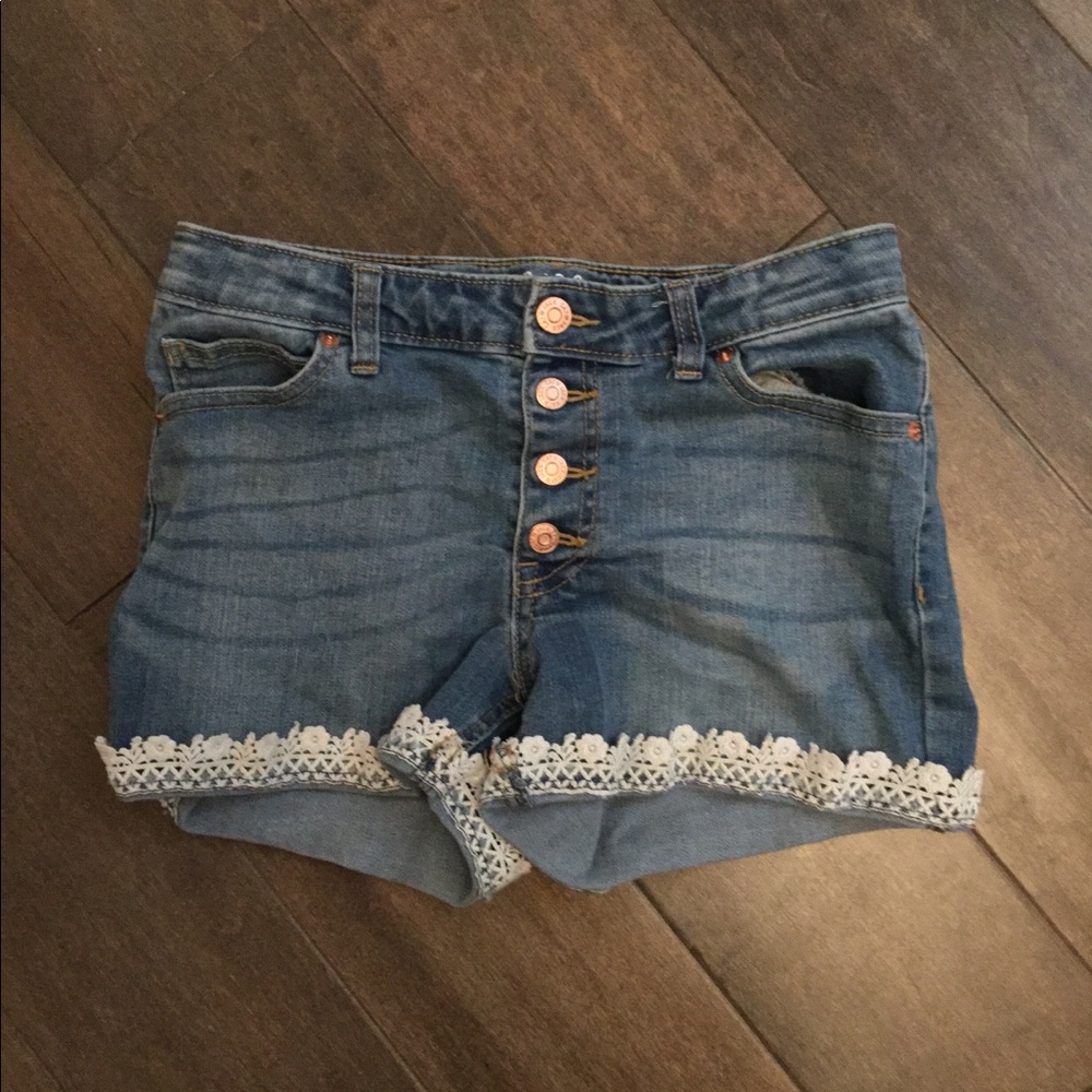 Denim shorts with lace